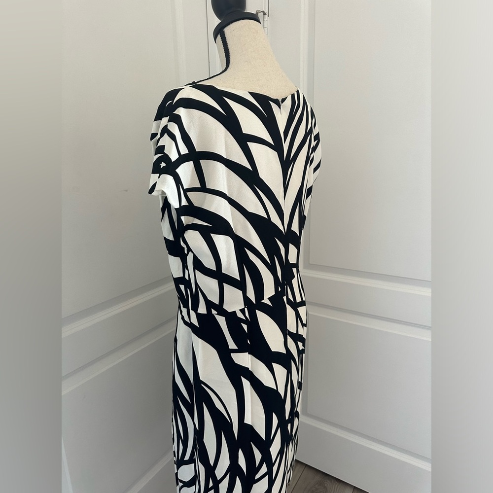 Escada Vintage Dress White Black Graphic Pattern Size 42 (US 12)